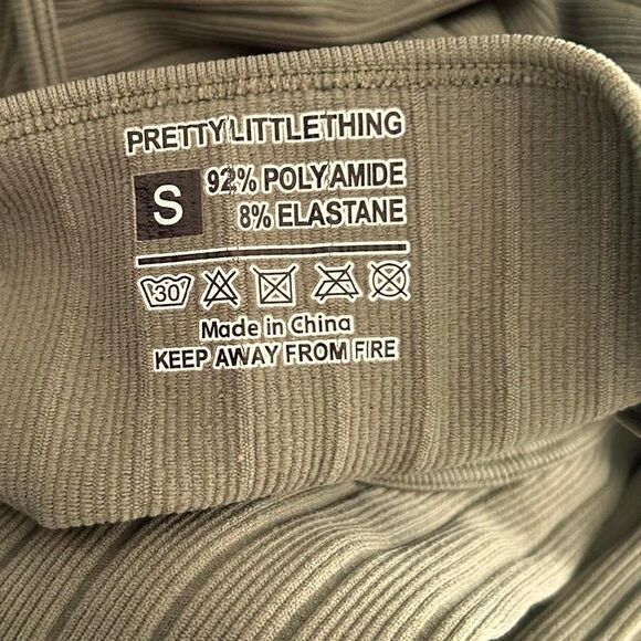 PrettyLittleThing Green Ribbed One-Sleeve Cutout Bodysuit Y2K Soft Grunge Small - Picture 5 of 6